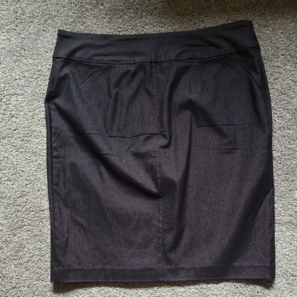 Reitmans Gray Knee-Length Pencil Skirt